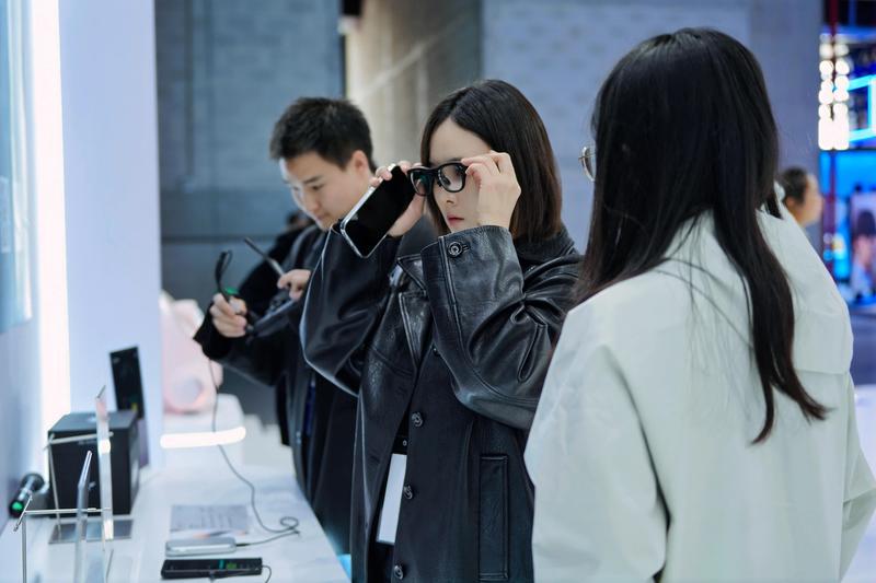  雷鸟创新AWE 2026三重惊喜；X3 Pro获奖，蝙蝠侠款首秀，智慧生活应用落地。 IT技术