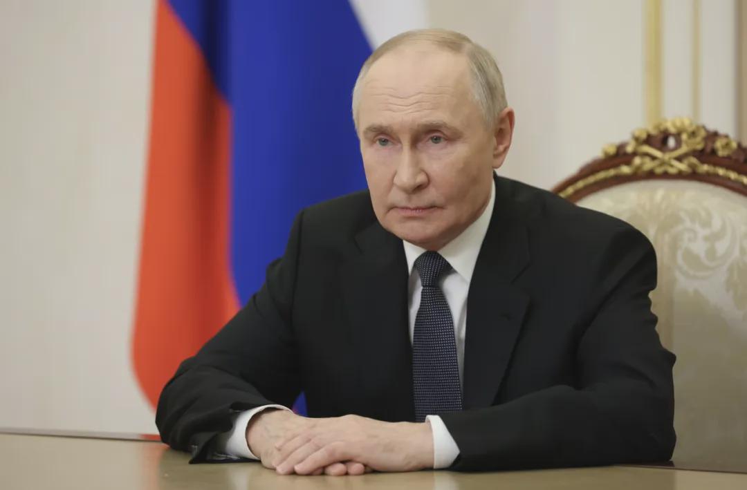 普京提出转移伊朗浓缩铀方案;特朗普明确拒绝,美以行动持续推进。 新闻