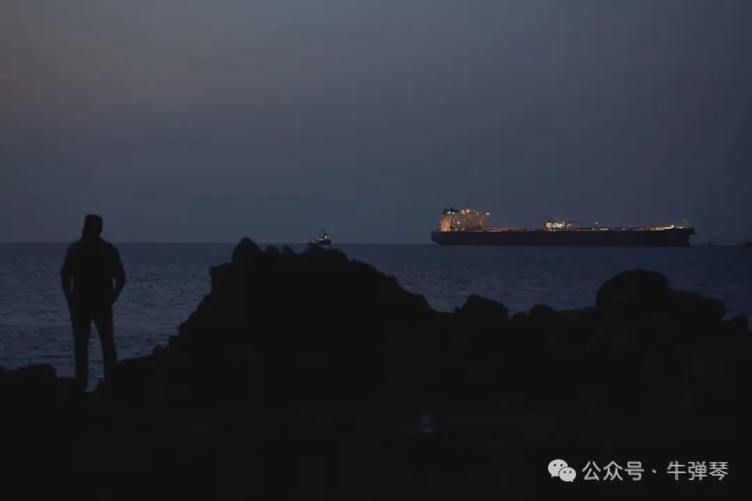 特朗普点名中国护航霍尔木兹;伊朗嘲笑美国求援,地区博弈进入新阶段。 新闻