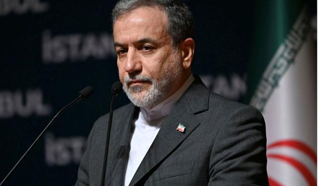 特朗普点名中国护航霍尔木兹;伊朗嘲笑美国求援,地区博弈进入新阶段。 新闻