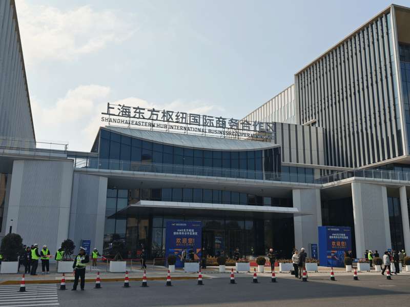AWE2026双区并进，规模跃升开启全球视野；东方枢纽政策加持，AI创新引领智慧生活。