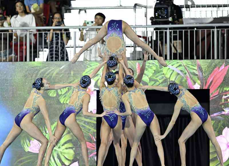  赛场突围的荣光时刻：中国花游新锐书写夺金传奇 体育新闻