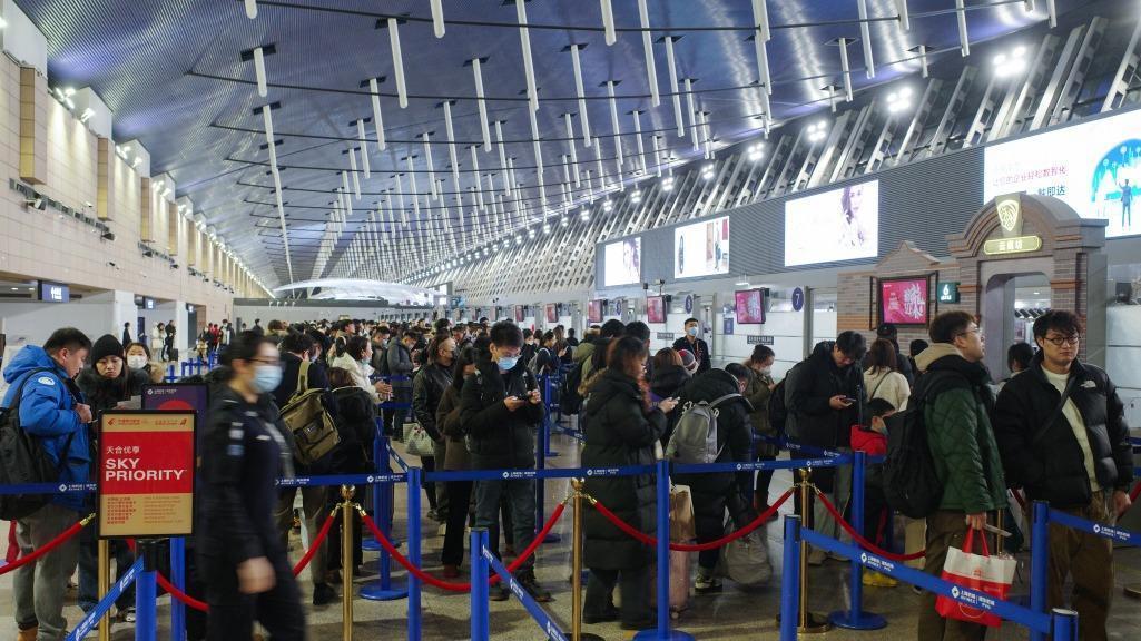  【气象深度】10号风球背后的技术密码：超强台风“桦加沙”数据全解析 新闻