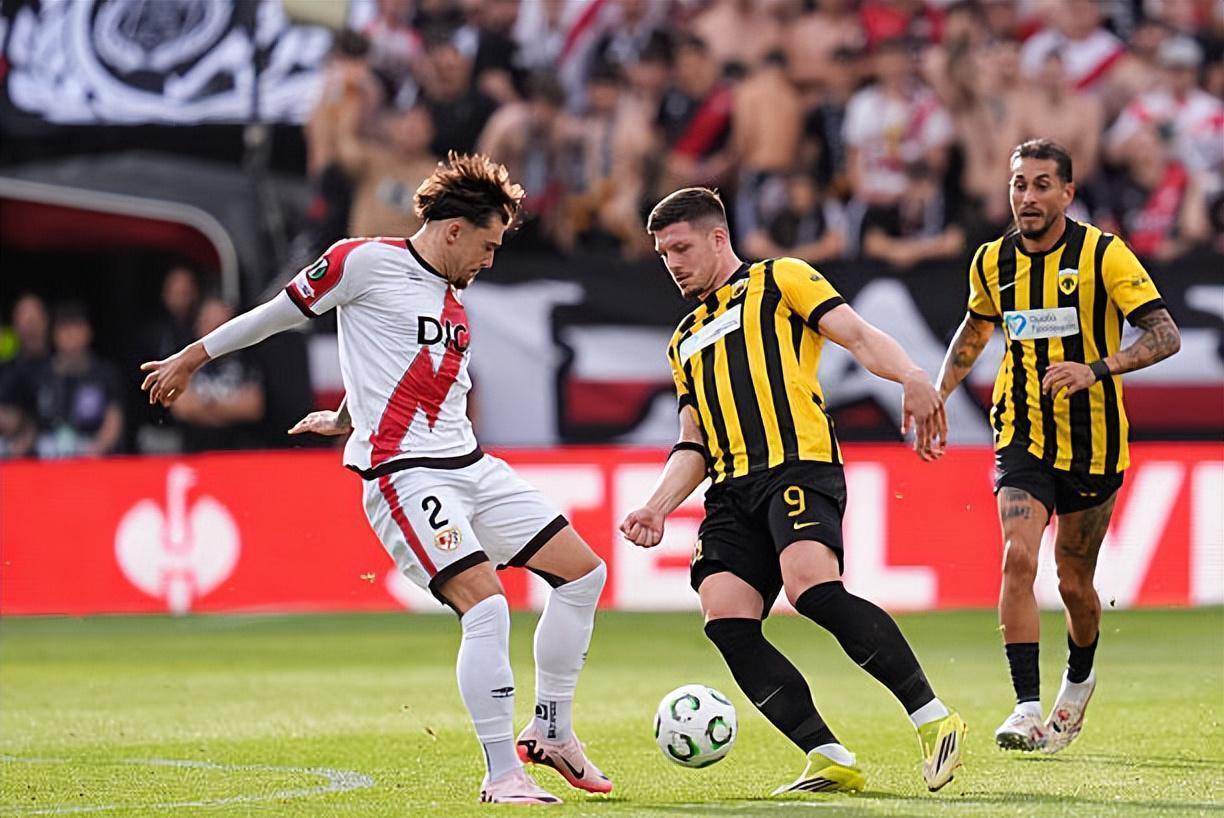  【欧协联深度】次回合战术博弈：四支球队的逆转密码与防守铁律 体育新闻