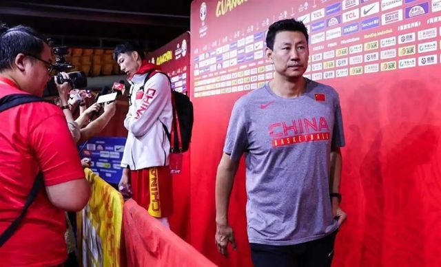 CBA默契球事件深度复盘:利益博弈下的职业底线与更衣室失控 体育新闻