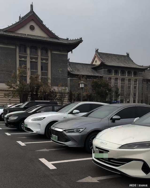 技术破局:比亚迪如何用底层创新能力圈粉高校高知群体 汽车科技 技术破局:比亚迪如何用底层创新能力圈粉高校高知群体 汽车科技